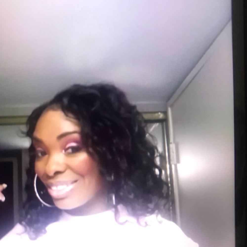 Meet your Posher, Jairia